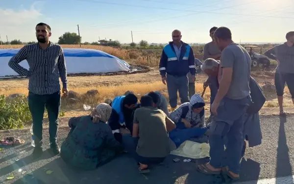 Araçtan düştüğü fark edilmeyen gence işçiler müdahale etti