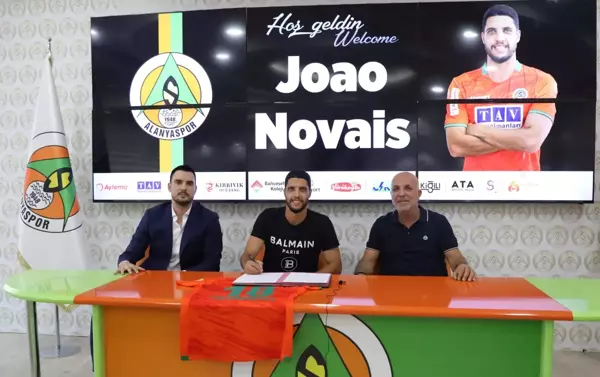 Alanyaspor, Braga'dan Joao Novais'i renklerine bağladı