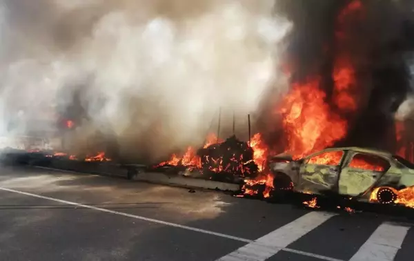 Son dakika haberi! Tır ile otomobilin çarpıştığı kazada 5 kişi yaralandı - Güvenlik kamerası görüntüleri