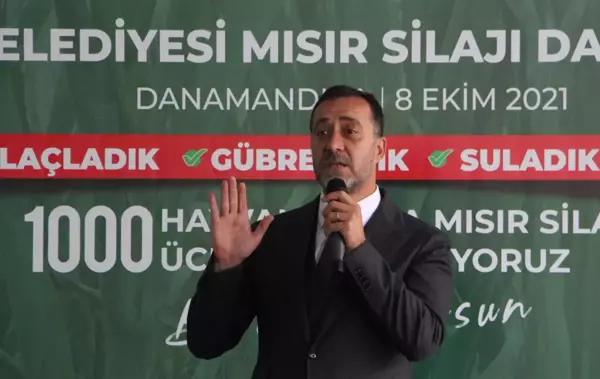 Silivri Belediyesi besicilere ücretsiz mısır silajı dağıttı