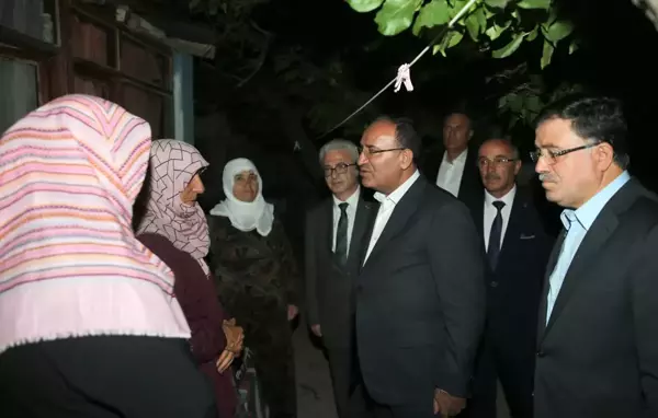 Adalet Bakanı Bozdağ, şehit ailesini ziyaret etti