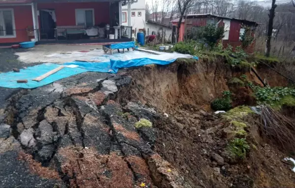 Samsun'da 21 kırsal mahallenin kullandığı yol çöktü