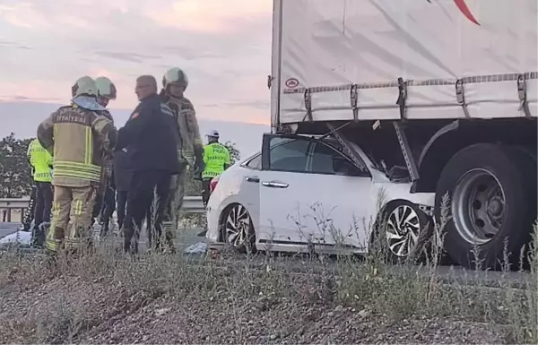 Son dakika haber: Kamyona arkadan çarpan otomobildeki 1 kişi öldü, 3 kişi yaralandı