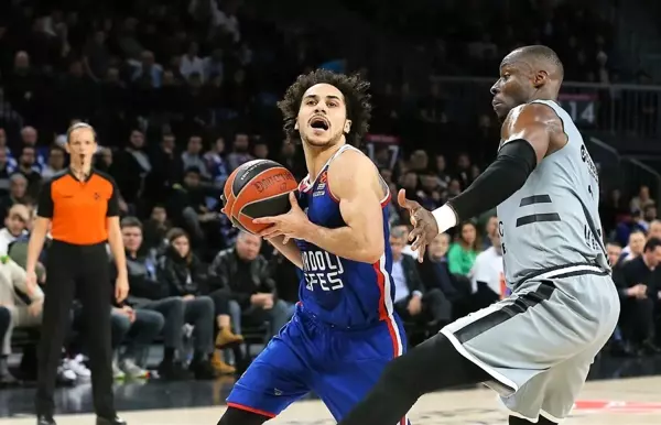 Shane Larkin, sakatlığı nedeniyle milli kadrodan çıkarıldı