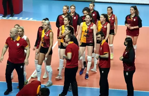 Galatasaray, Kadınlar CEV Kupası Finali rövanşında İtalyan ekibi Saugella Monza'ya iki set verdi ve kupada ikinci oldu.