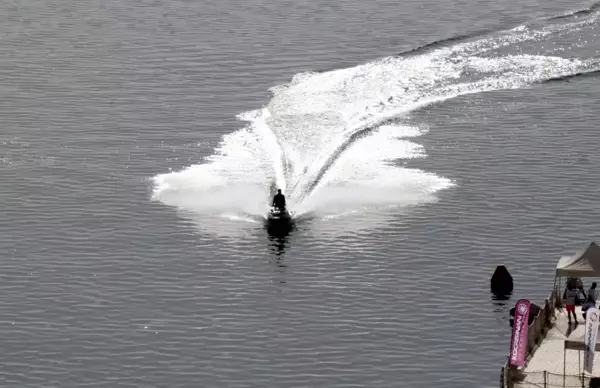 Kayseri haber... Türkiye Su Jeti ve Flyboard Şampiyonası Kayseri'de başladı