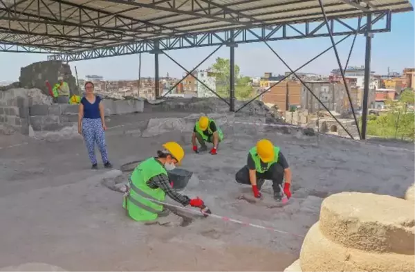 Mardin gündem haberi... ARTUKLU SARAYI'NIN KABUL SALONU 9 BİN YIL SONRA ARKEOLOGLARI AĞIRLIYOR