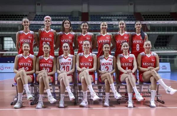 A Milli Kadın Voleybol Takımı, Avrupa Şampiyonası öncesi basın mensuplarıyla buluştu