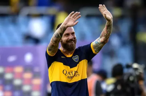 İtalyan futbolcu Daniele de Rossi aktif kariyerini noktaladı