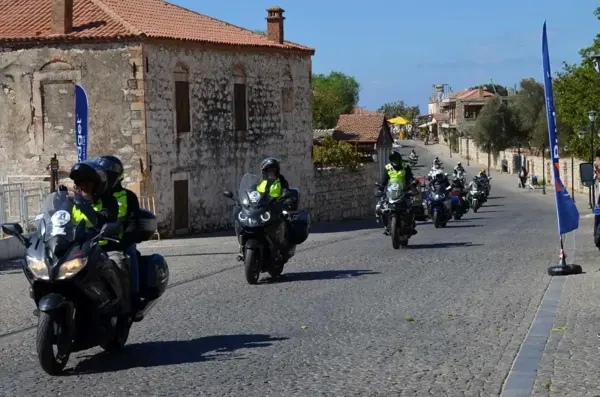 16 ülkeden 200'ü aşkın motorcu Apollon Tapınağı'nı ziyaret etti