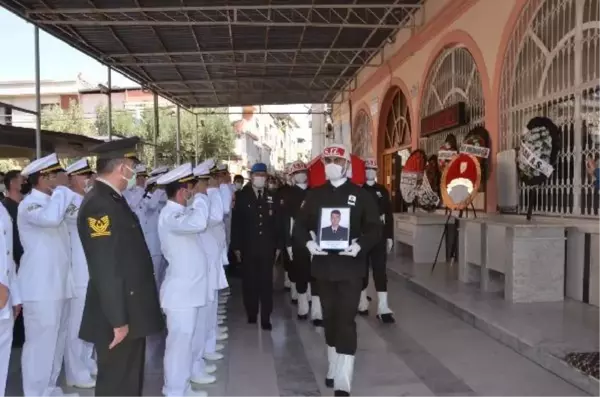 Son dakika haberleri! İSTANBUL'DA BİRLİĞİNDEKİ ODASINDA ÖLÜ BULUNAN TEĞMEN, NAZİLLİ'DE TOPRAĞA VERİLDİ