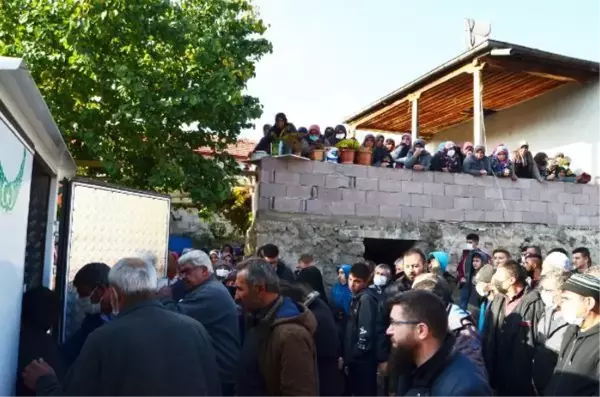 Alabora olan botta yaşamını yitiren Muaz, Aksaray'da toprağa verildi