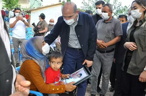 İçişleri Bakanı Soylu'dan şehit işçilerin ailelerine taziye ziyareti