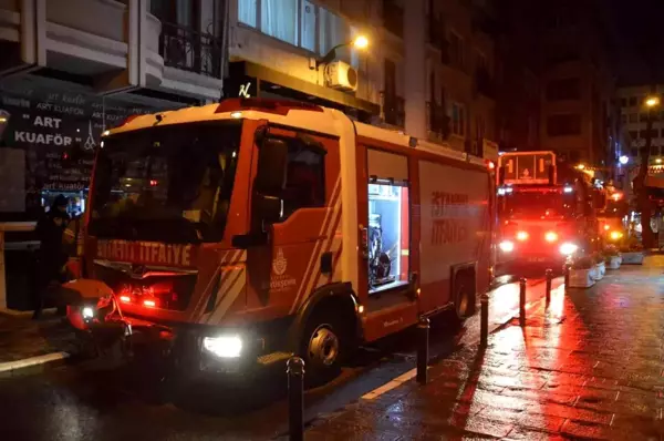 Şişli'de bodrum katta çıkan yangın paniğe sebep oldu