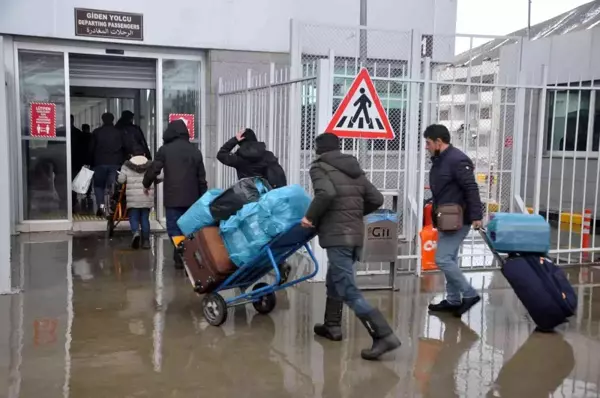 İran tek taraflı kapatmıştı! Esendere Sınır Kapısı tekrar geçişlere açıldı