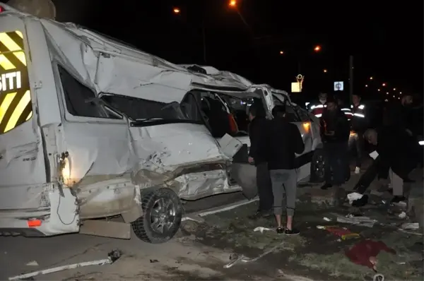 Son dakika... Zincirleme trafik kazasında 9'u işçi 11 kişi yaralandı (2)