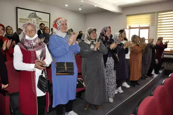 Son dakika haber | Şehit aileleri ve gaziler valiliyi dakikalarca ayakta alkışladı