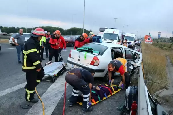 Bolu'da, TEM'de feci kaza: 2'si çocuk 13 yaralı