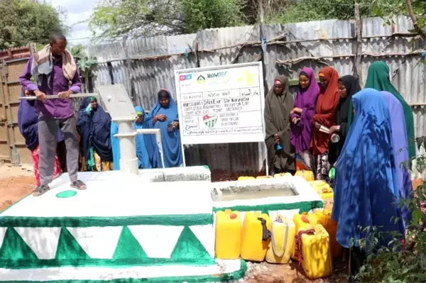 Bursasporlu taraftarlar şehitler için Somali'de iki su kuyusu açtırdı