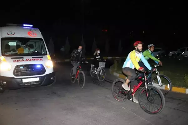 Diyarbakır'da bisiklet kulübü sağlıkçılar için pedal çevirdi