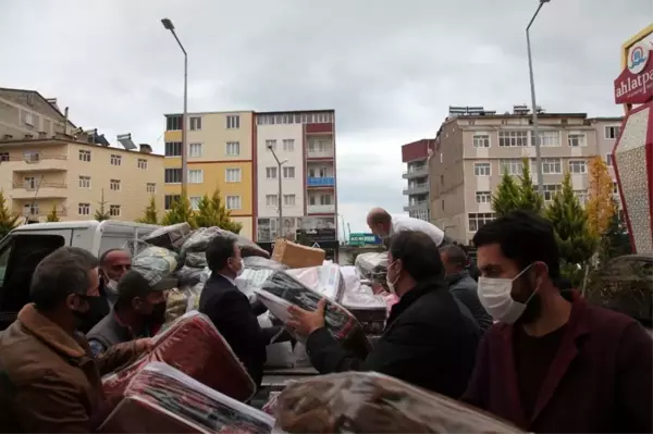 Ahlat'tan İzmirli depremzedeler için yardım gönderildi