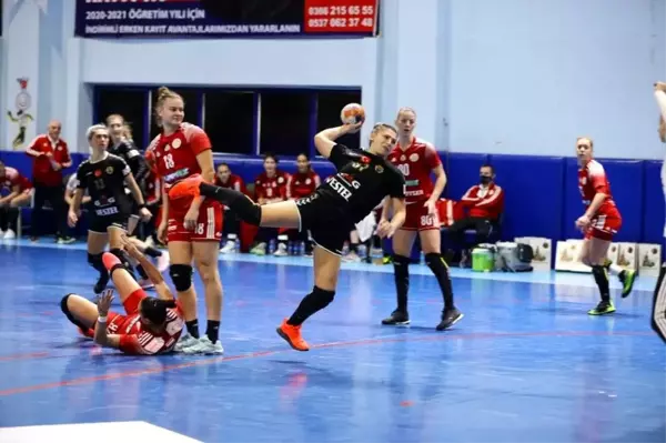 KASTAMONU - Hentbol: EHF Kadınlar Avrupa Ligi - Kastamonu Belediyespor: 31 - DVSC Schaeffler: 30