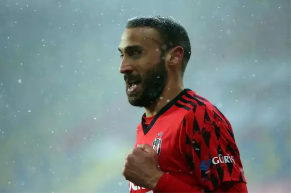 Beşiktaş'ta Cenk Tosun'un sahalardan 2 hafta uzak kalması bekleniyor