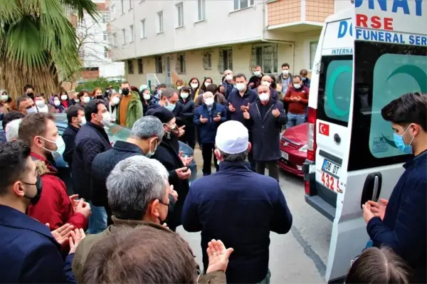 Kanser hastası öğretmen kalbine yenik düştü