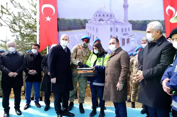 Son dakika haber: Bakan Soylu, askeriye içerisine yapılacak caminin temelini attı