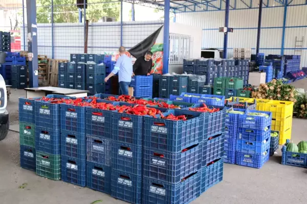 Antalya halinde semt pazarı hareketliliği başladı