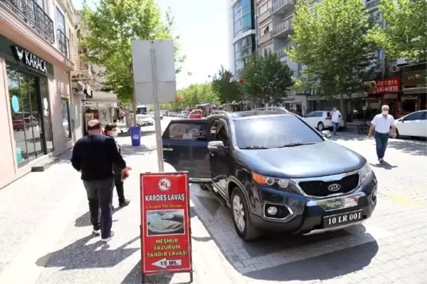 Vatandaşa makam aracıyla aşı servisi