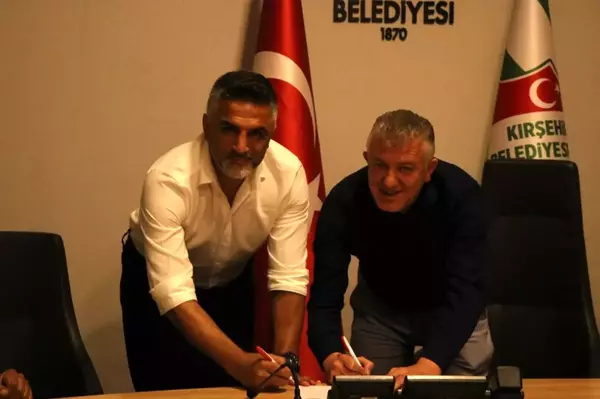 Kırşehir Belediyespor Hakkı Hocaoğlu ile anlaştı