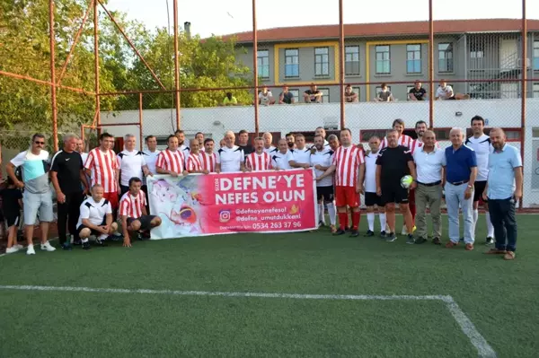 Eski futbolcular, Defne bebek için sahaya çıktı