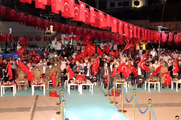 Şırnak'ta demokrasi nöbetine binlerce kişi katıldı