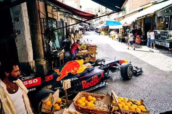 Max Verstappen, İtalya GP öncesinde Palermo sokaklarında gezintiye çıktı