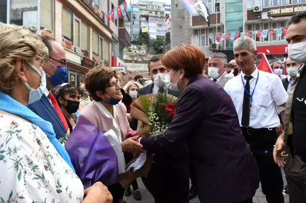 İYİ Parti Genel Başkanı Meral Akşener, Artvin'de esnafı ziyaret etti