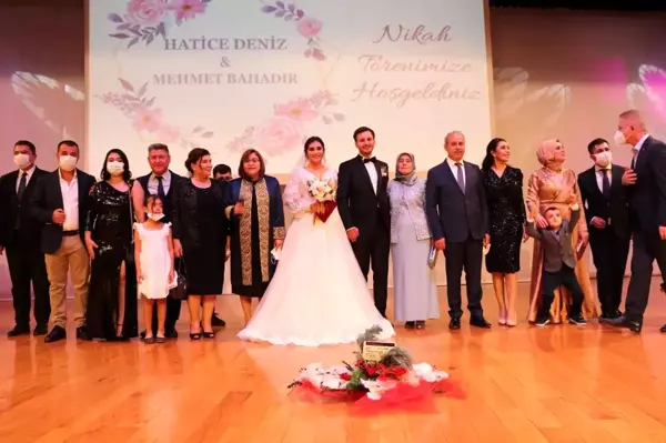 Nikah 30 şahit eşliğinde kıyıldı