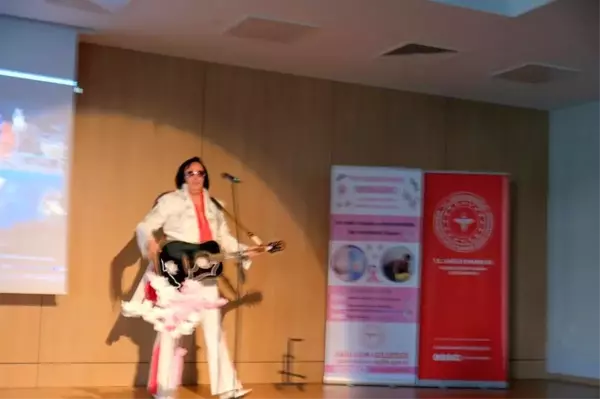 Kanseri yenen eşine konser sürprizi yaptı