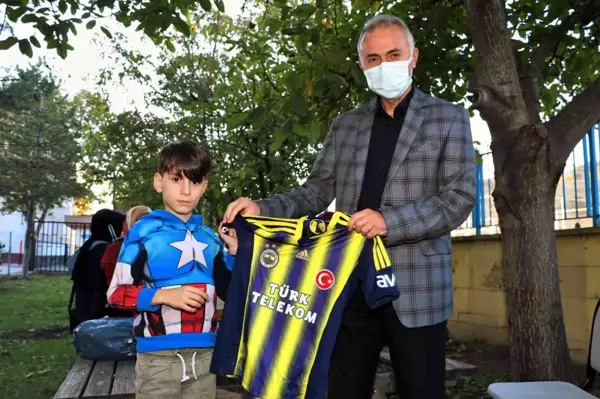 Trabzonsporlu Başkandan, Fenerbahçeli Mehmet Can'a forma hediyesi