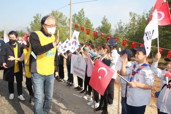 ANTALYA'DA 'TÜRKİYE- KORE DOSTLUK ORMANI' İÇİN İLK FİDANLAR TOPRAKLA BULUŞTURULDU