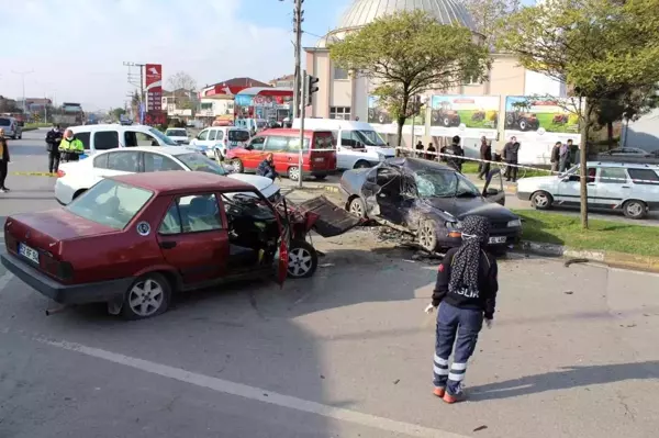 Son dakika haberi: Samsun'da 3 otomobil birbirine girdi: 1 ölü, 3 yaralı