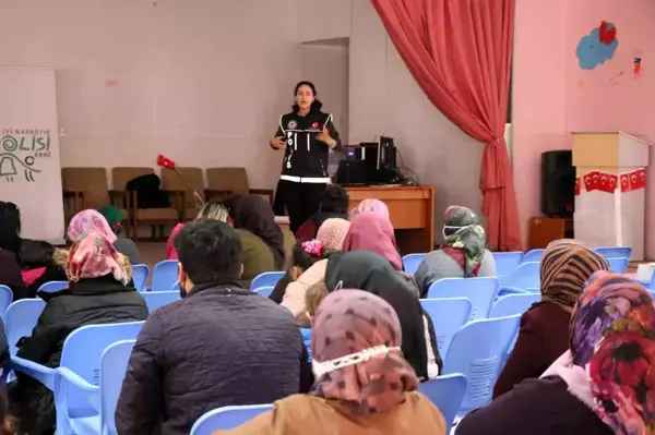 Aksaray'da annelere narkotik eğitimi verildi