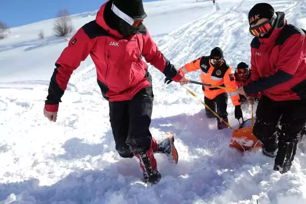 Kar altında zamana karşı yarış... Uludağ'da nefes kesen çığ tatbikatı