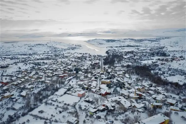 Türkiye'nin en yaşlı ilçesi Ağın'da kar manzarası