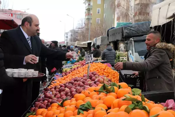 Pazarcılar soğuk havada salep ile ısındı