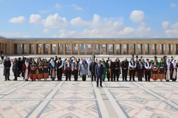 Türkmen Alevi Bektaşi Vakfından Anıtkabir'e ziyaret