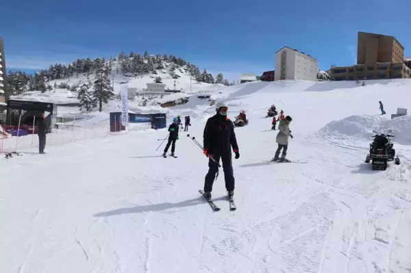 Kartalkaya'da kar kalınlığı 3 metreye yaklaştı... Avcı: 