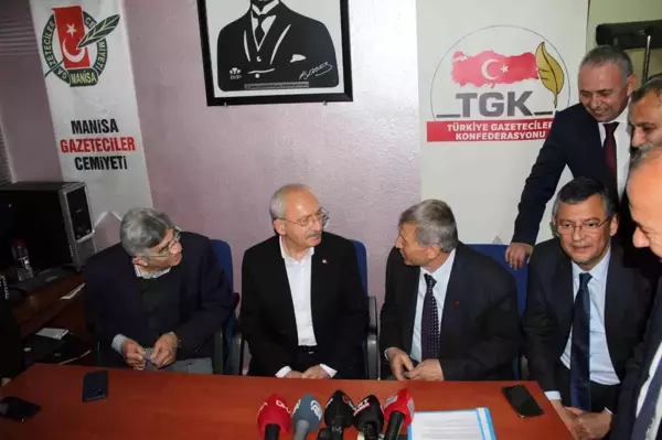 CHP Genel Başkanı Kılıçdaroğlu Manisa Gazeteciler Cemiyetini ziyaret etti