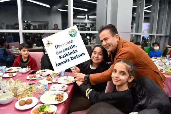 Tuzlalı çocuklar iftarda buluştu