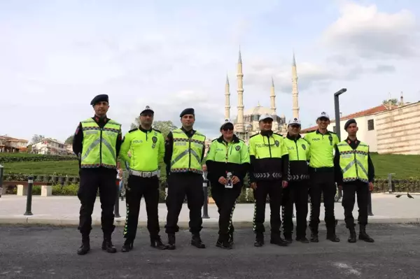 'Bayramınız Kemerli Olsun' denetiminde küçük çocuğun kemer takması takdir topladı